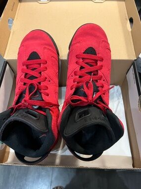 Air Jordan 6 varsity red